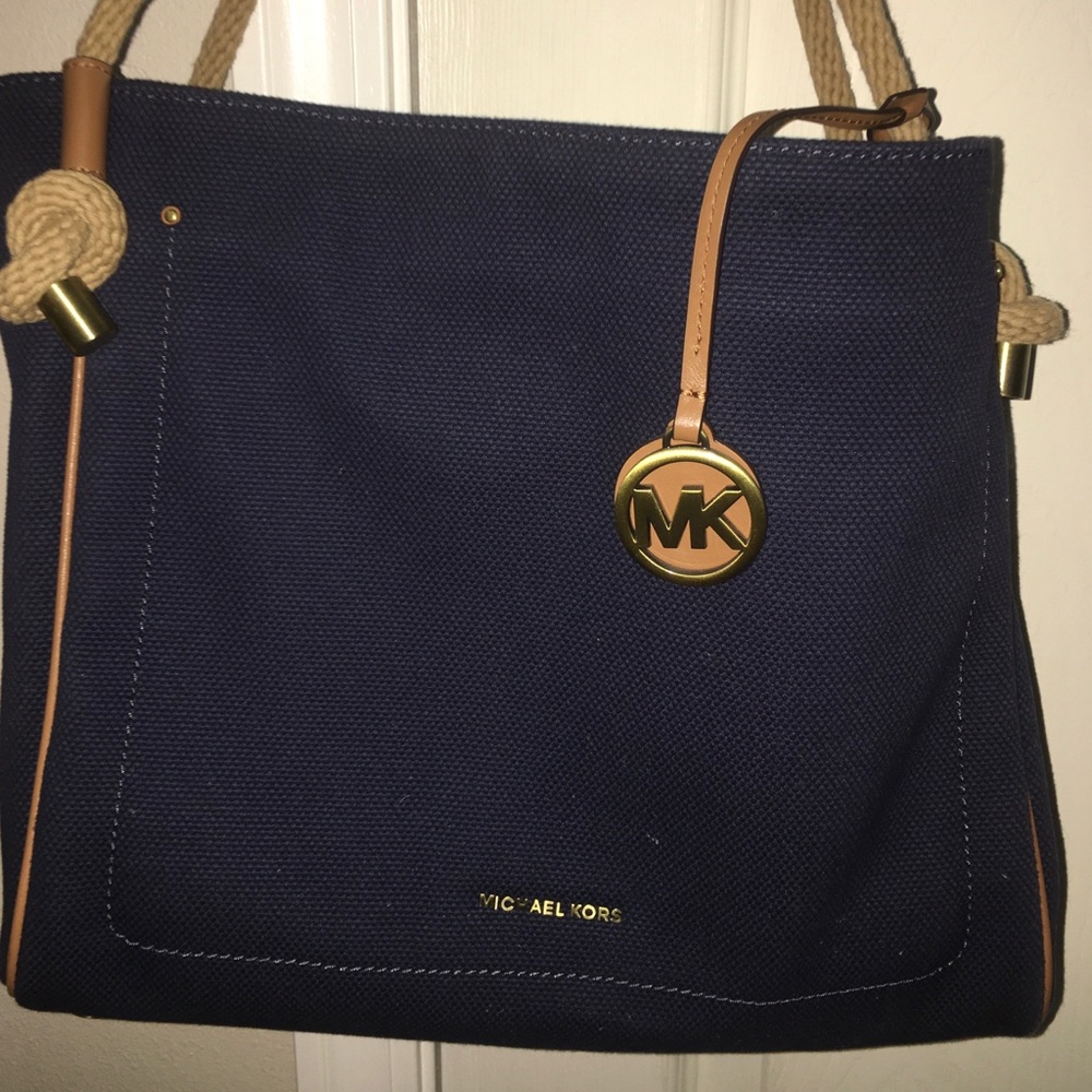 EUC Michael Kors handbag/shoulder tote